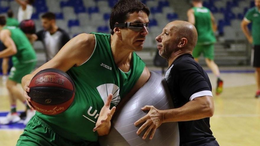 Carlos Suárez tiene casi imposible llegar a tiempo para jugar en el estreno liguero en Badalona.