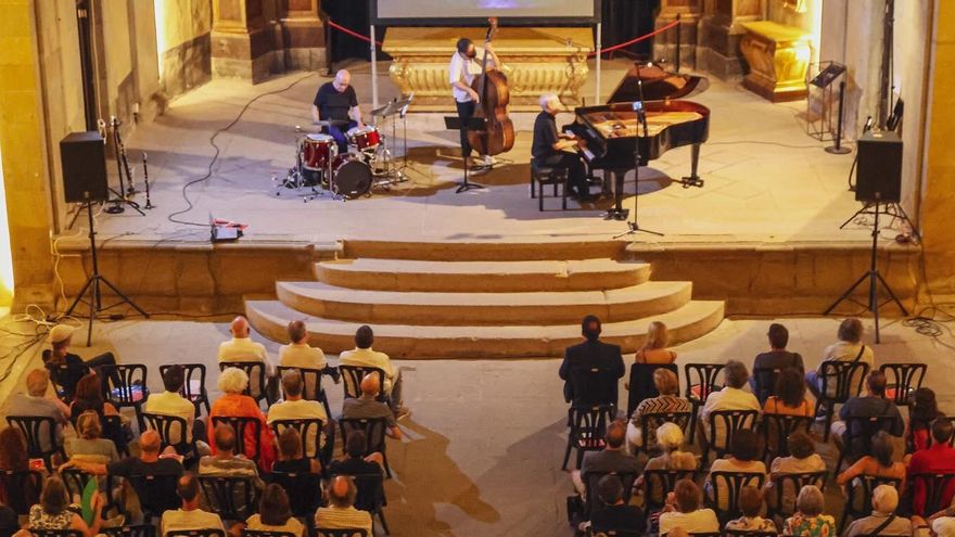 Concert de presentació del festival, a l'església de la Pietat de Vic, el 18 de juliol