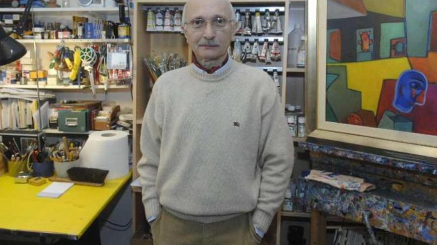 Álvaro Caruncho, en su estudio, en una fotografía de 2009. / víctor echave