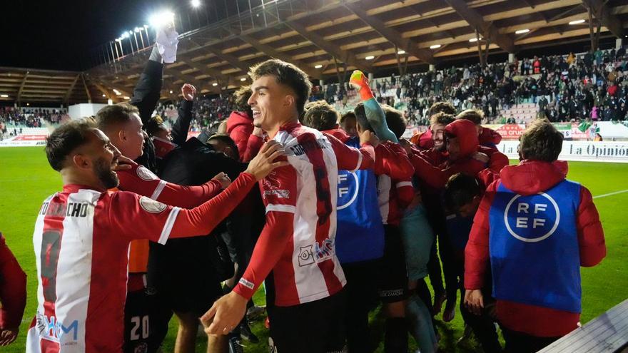 Zamora CF - Racing de Santander:  Los rojiblancos siguen en la Copa del Rey tras desempatar en los penaltis