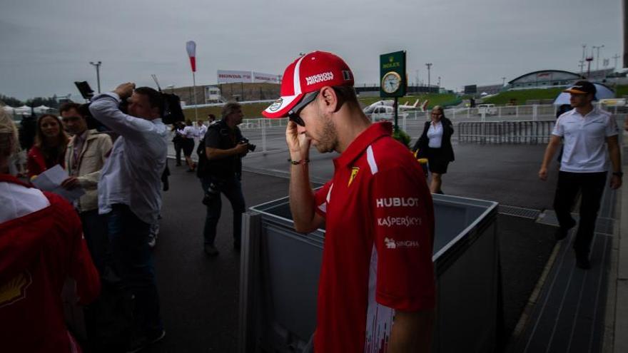 Vettel deberá arriesgar en Japón si quiere acercarse a Hamilton.