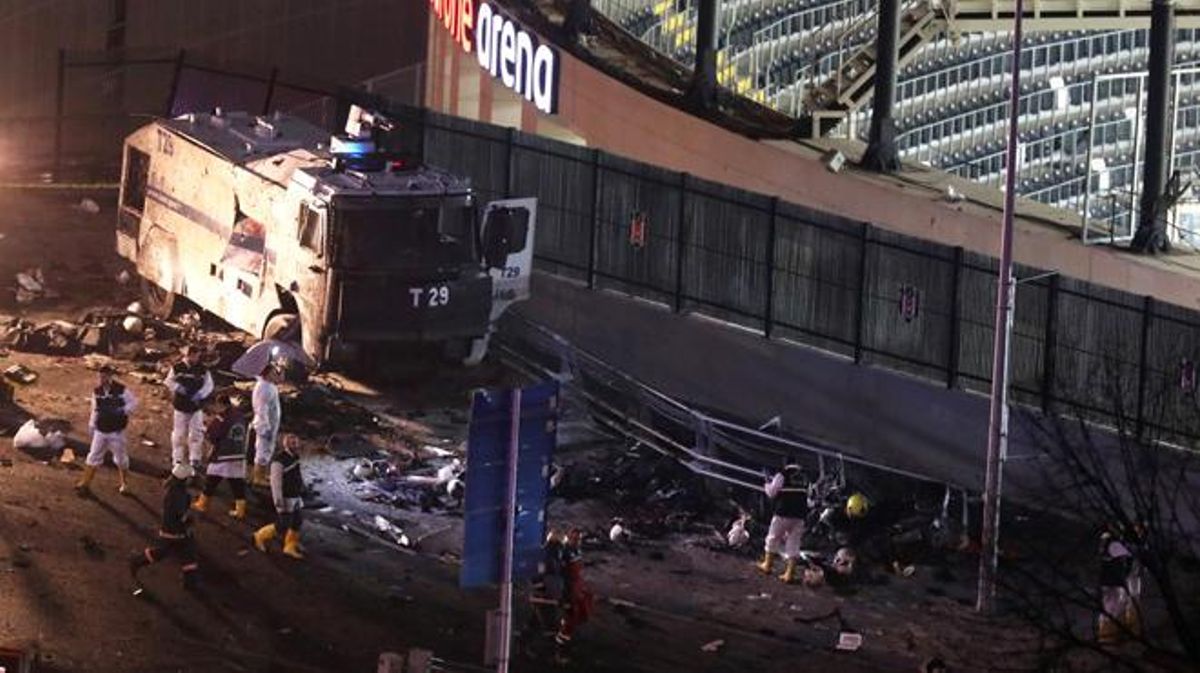 El Govern turc eleva a 38 els morts pel doble atemptat a Istanbul.