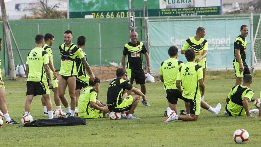 La plantilla realiza un suave entrenamiento y volverá al trabajo el martes