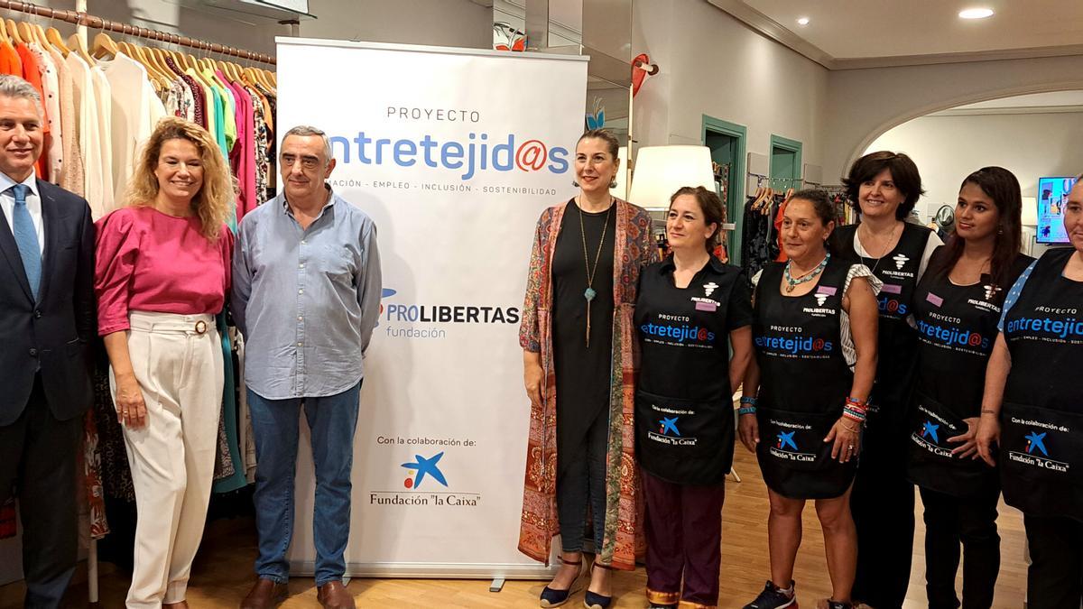 Eduardo García, Yolanda López, Antonio Jiménez, Eva Contador, Elena Martín, Claudia Peña y Pastora Gómez presentan el proyecto