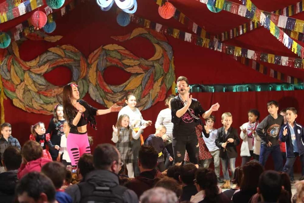Los ''mariol·los'' dan la bienvenida al carnaval de Vila