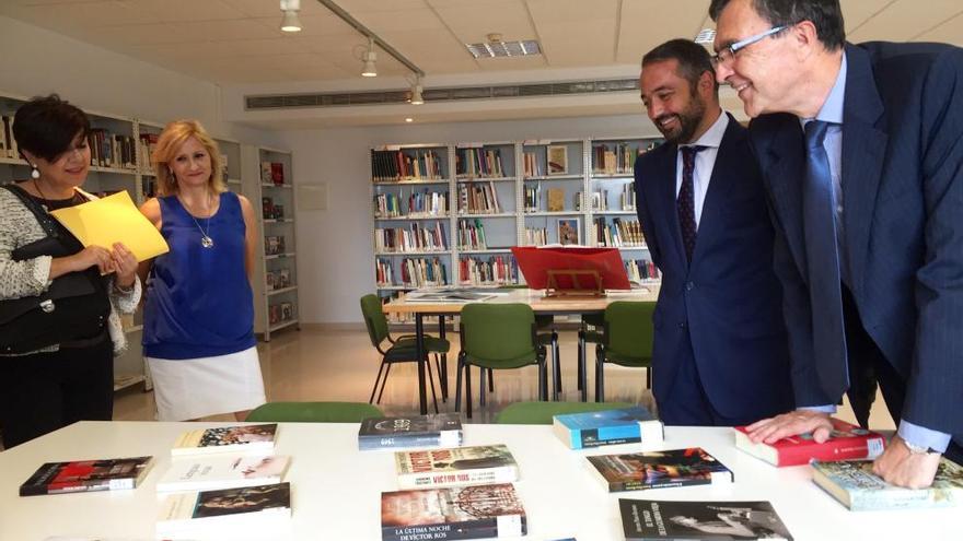 La nueva biblioteca de Espinardo abre sus puertas con 14.500 libros