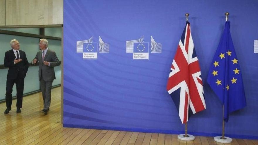 Los negociadores del &#039;brexit&#039; entran de lleno en materia en la segunda ronda de conversaciones