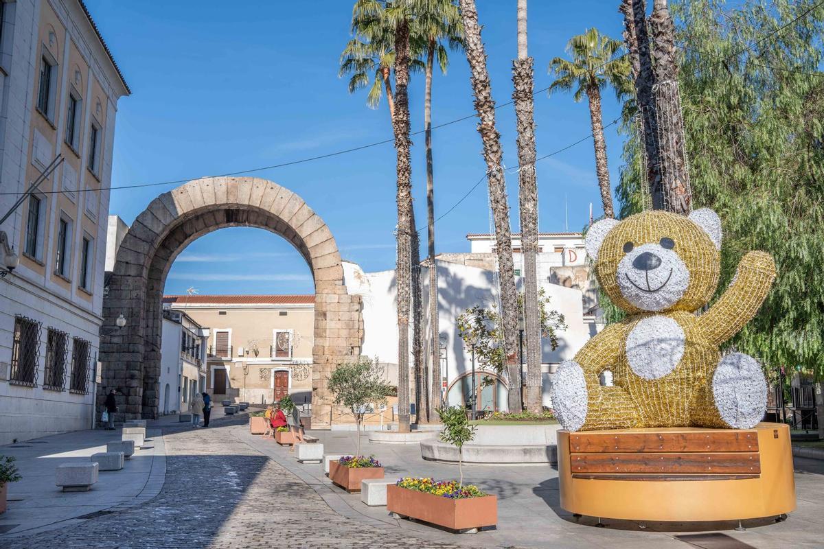 Oso luminso en el Arco Trajano.