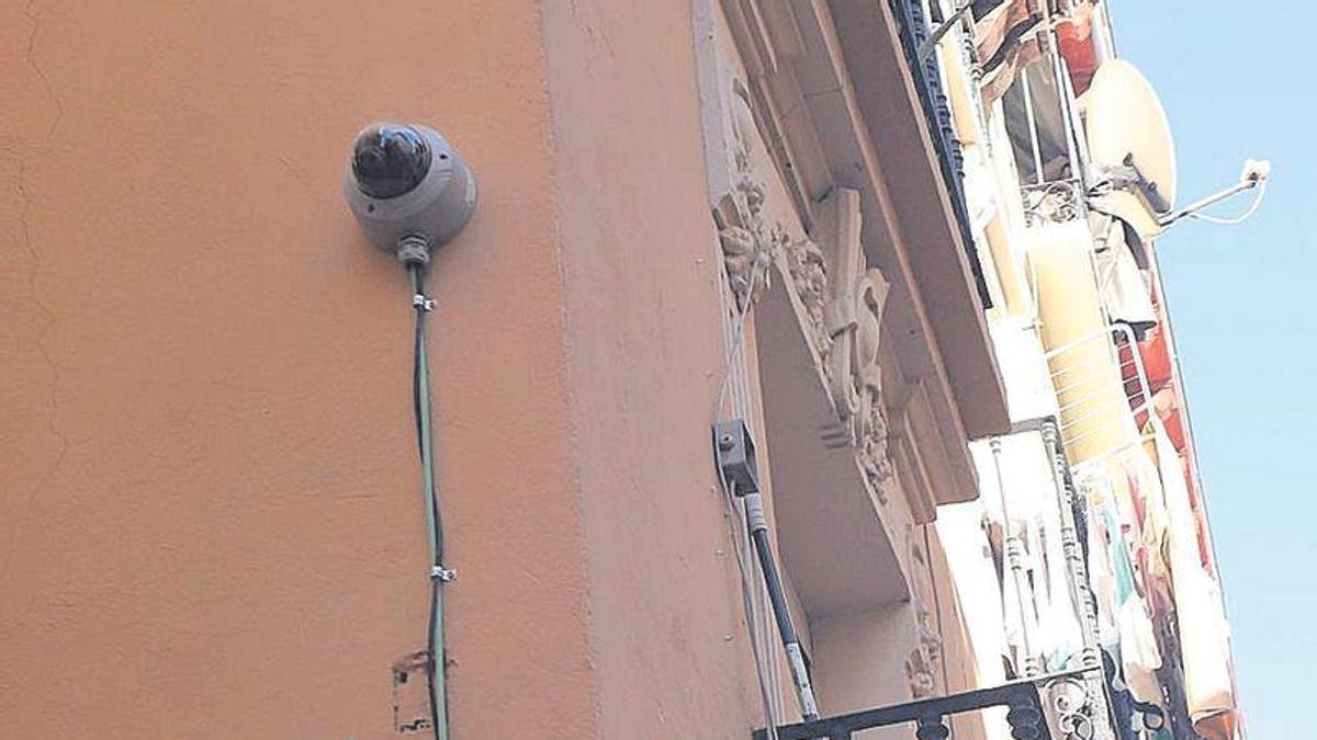 Nuevas cámaras instaladas tras actos vandálicos.