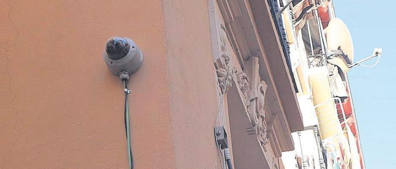 Nuevas cámaras instaladas tras actos vandálicos.