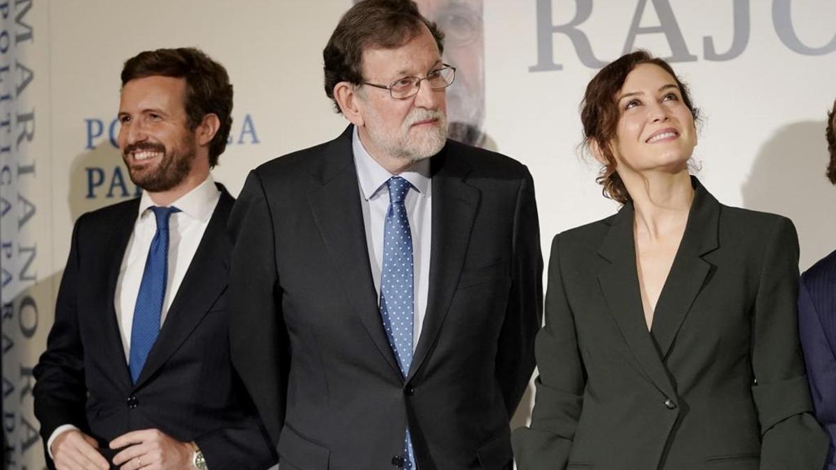 Pablo Casado, Mariano Rajoy e Isabel Díaz Ayuso en la presentación del libro del expresidente.