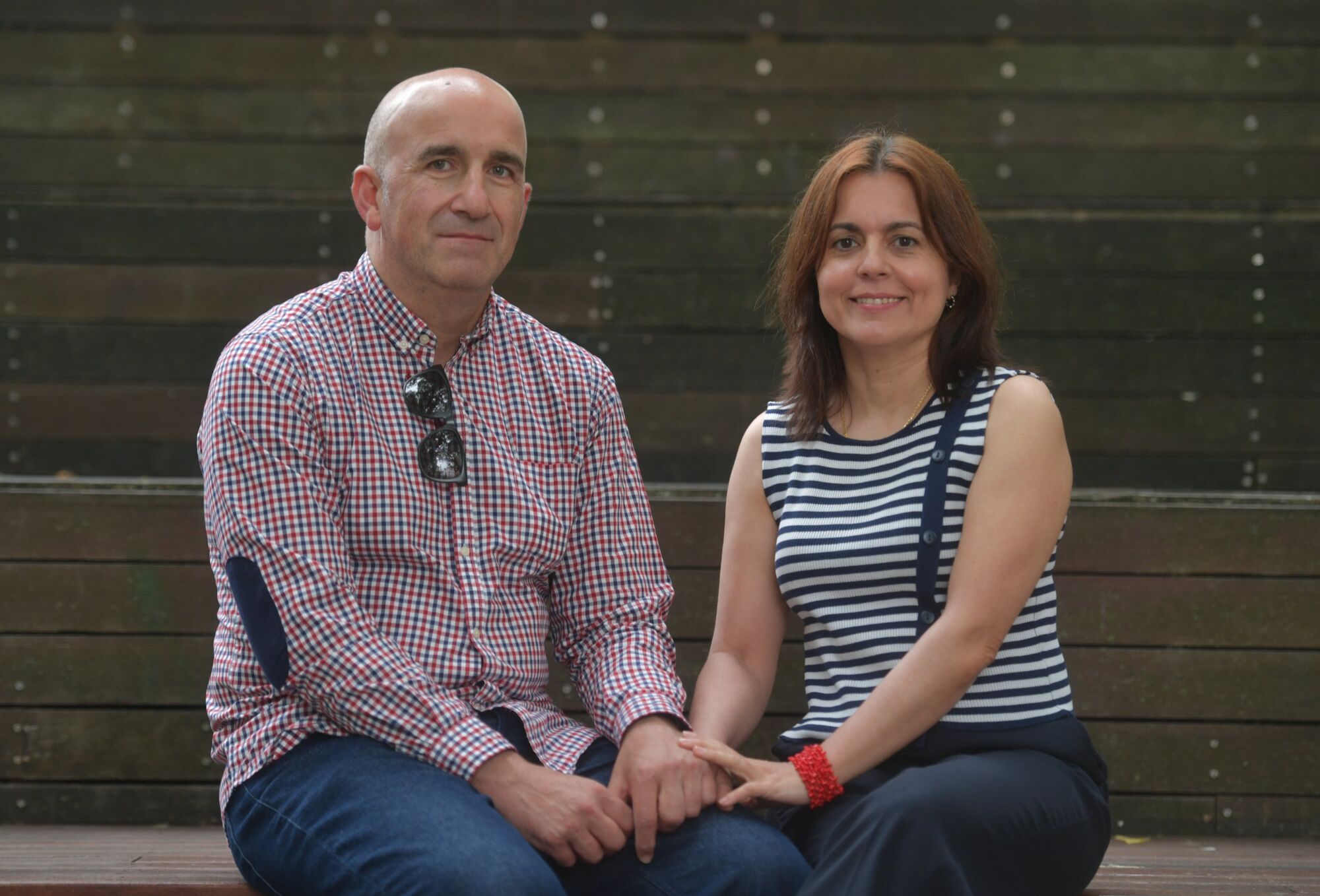 María Castro y su marido Luis, en la plaza de España
