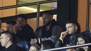 Neymar, en el palco del Parque de los Príncipes durante el PSG-Ajaccio.