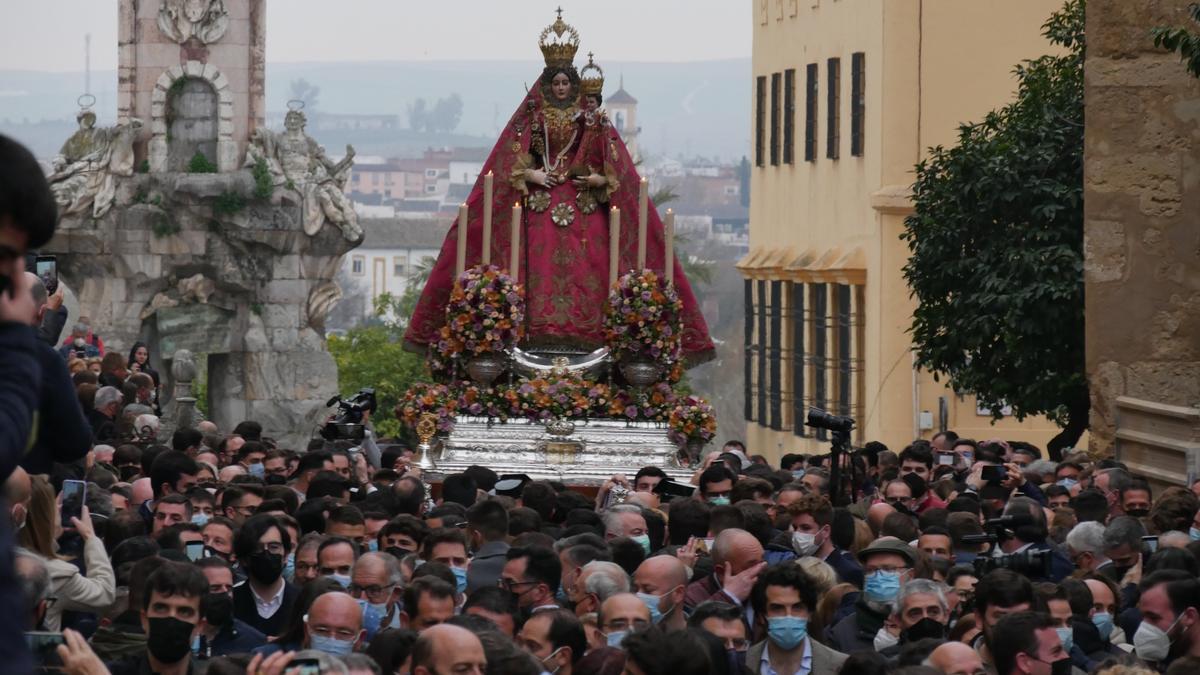 La Virgen de Araceli recorre las calles de Córdoba