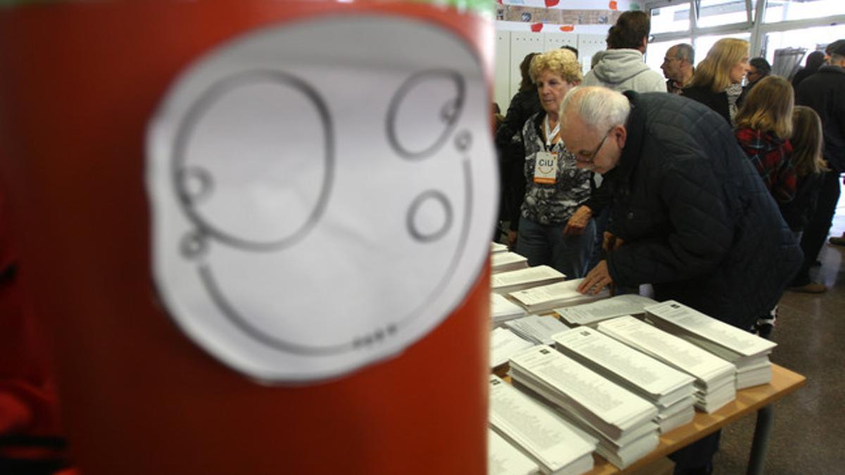 Jornada de votación en un colegio electoral de Barcelona, en los comicios al Parlament del pasado 25 de noviembre.