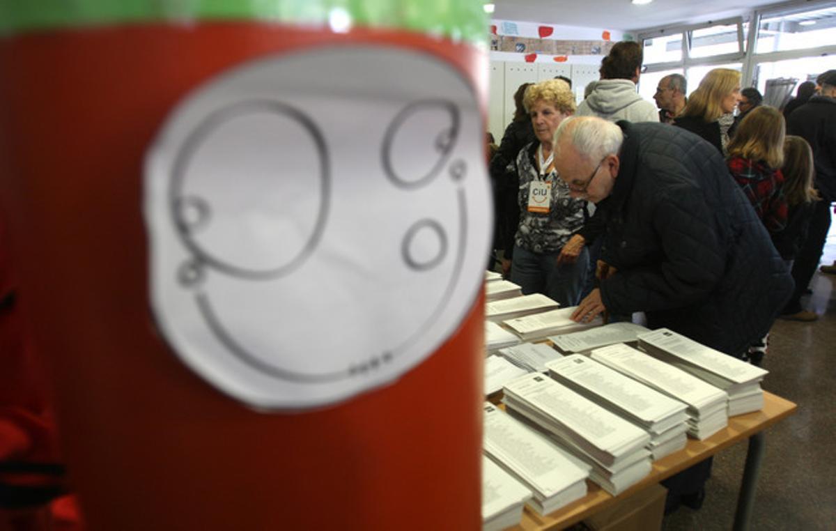 Jornada de votació en un col·legi electoral de Barcelona, en els comicis al Parlament del 25 de novembre passat.