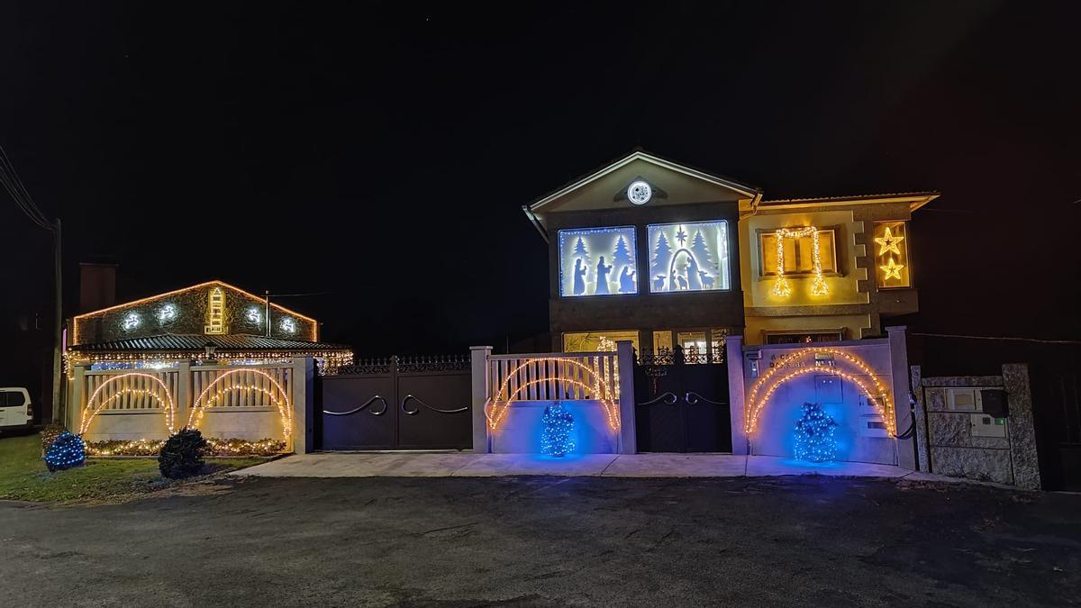 La aldea de Soutelo, en Cuntis, lleva años atrayendo visitantes que acuden a ver sus luces La aldea de Soutelo, en Cuntis, lleva años atrayendo visitantes que acuden a ver sus luces
