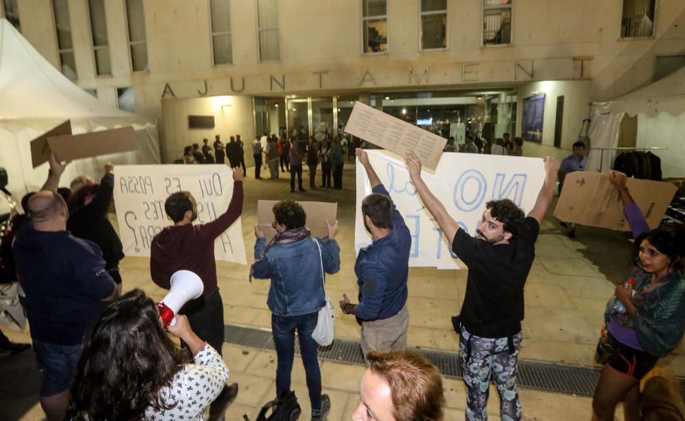 Multitudinaria presentación del teleférico proyectado sobre Benidorm