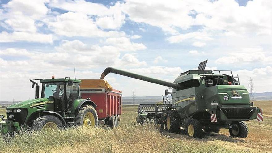 Las empresas de maquinaria denuncian la competencia desleal de agricultores