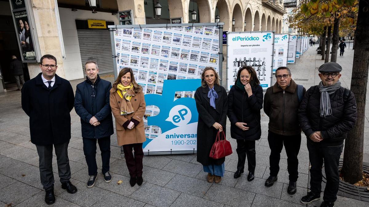 La exposición de los 35 años de EL PERIÓDICO DE ARAGÓN ya puede visitarse en el paseo Independencia de Zaragoza