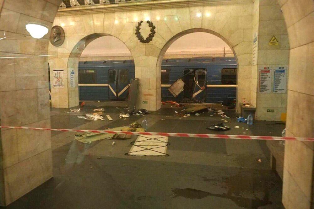Una desena de morts i múltiples ferits en dues explosions a Sant Petersburg