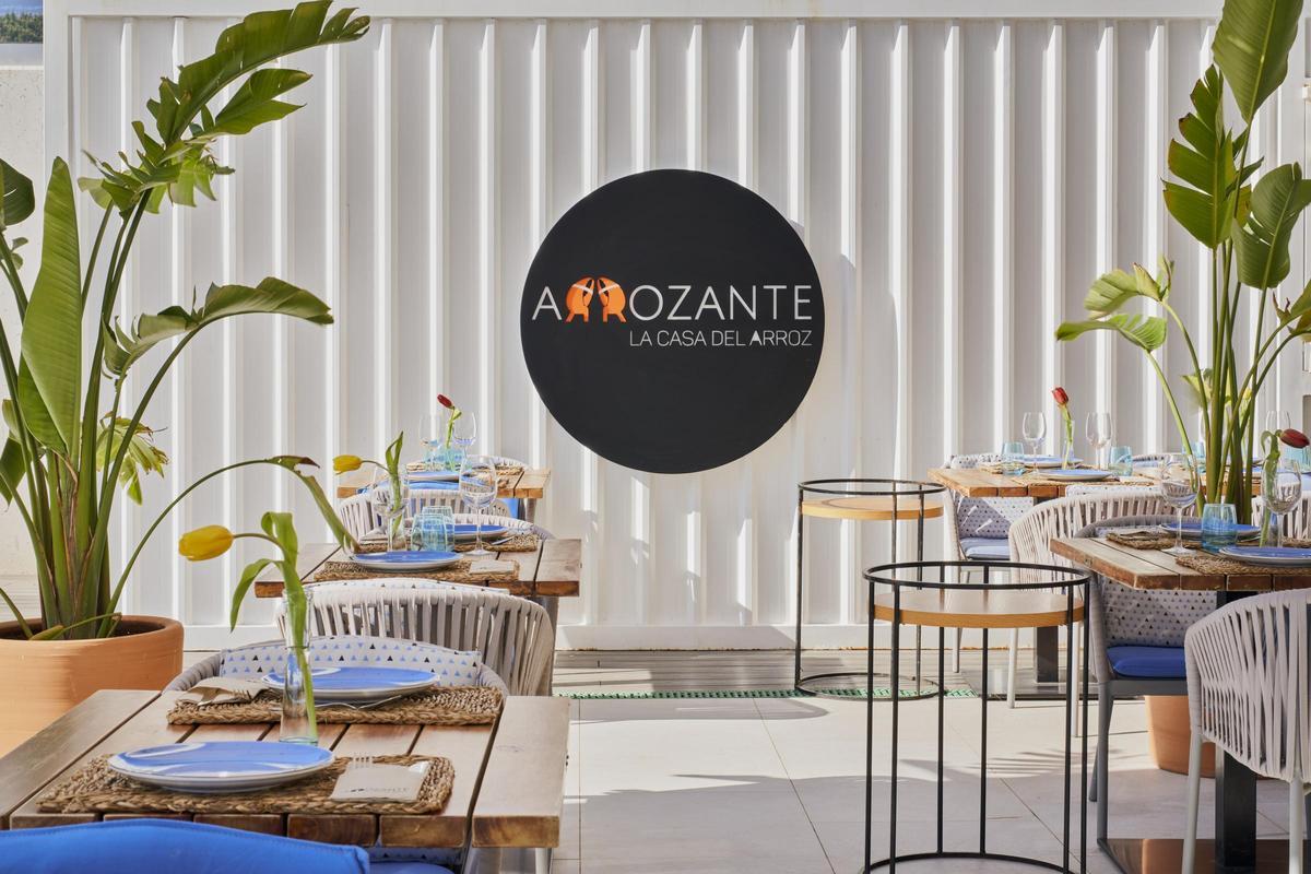 Mesas del restaurante especializado Arrozante.