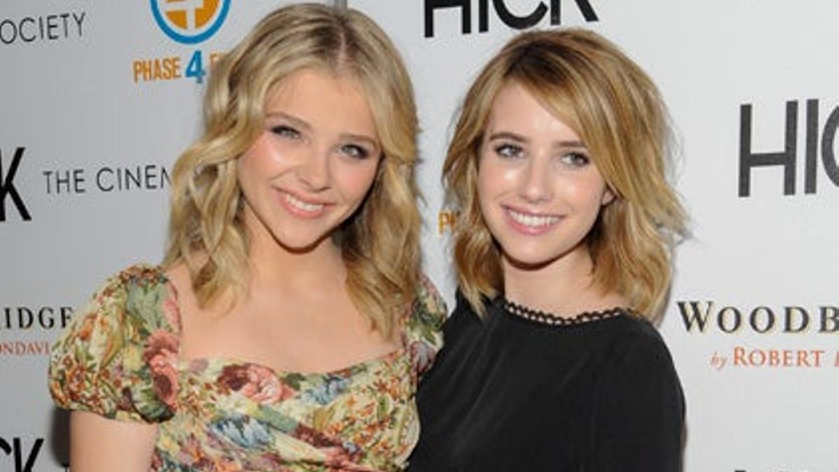 Emma Roberts y Chloë Moretz en el estreno de Hick