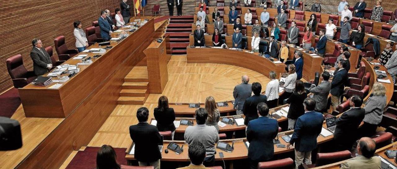 Las Corts vislumbra ya  la renovación  de la mitad de sus 99 escaños