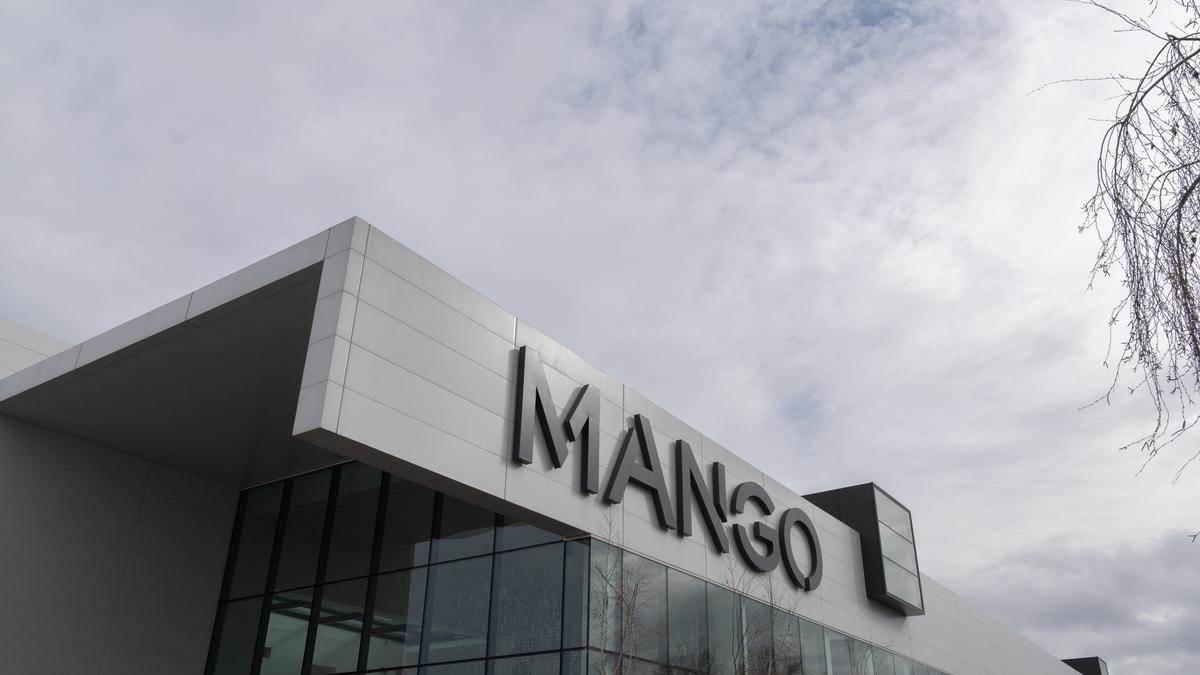 El exterior de la sede de Mango en Palau-solità i Plegamans (Barcelona).