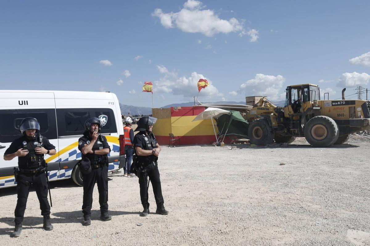 Operación policial en Son Banya contra el tráfico de drogas y la construcción ilegal de casetas