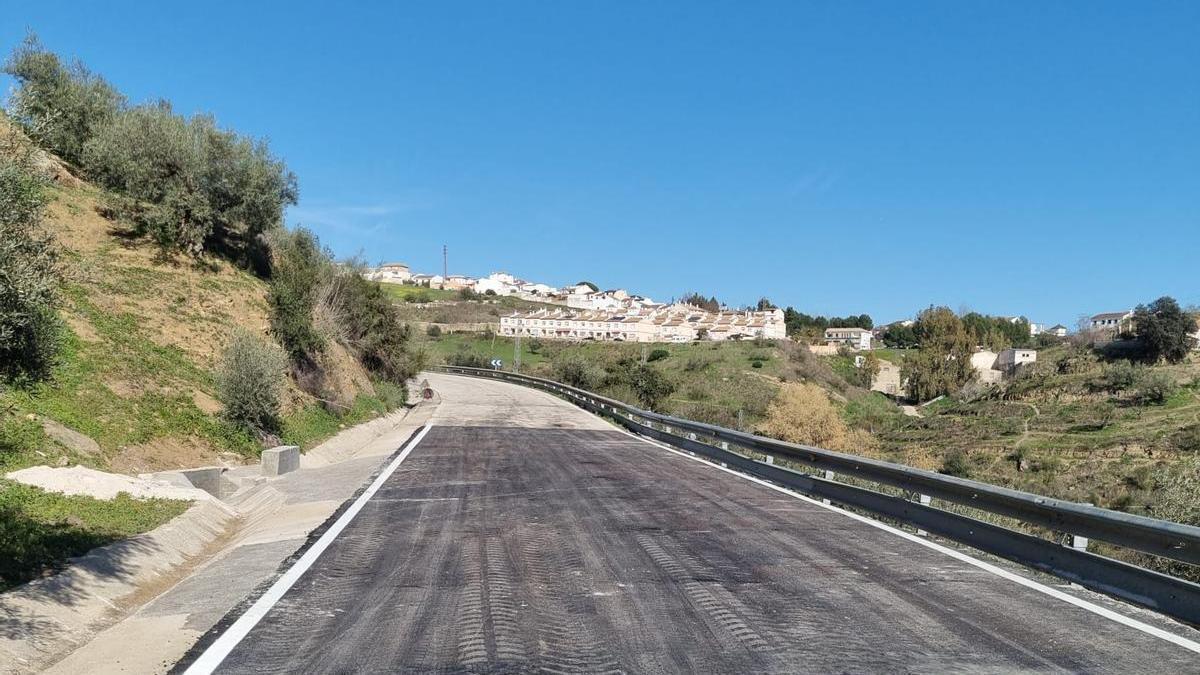 La carretera MA-3102 en Colmenar (Málaga) ha quedado reabierta en la tarde de este martes, mientras que en la provincia malagueña quedan otras cuatro vías aún cortadas, según han informado desde la Diputación.