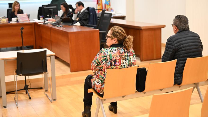 La Fiscalía pide la condena por prevaricación de la exedil del PP de Torrevieja Carmen Gómez por encargar 180.000 euros en suministros sin contrato