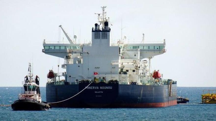 La dueña del buque que deambula frente a Galicia, &quot;financiadora&quot; del régimen de Putin