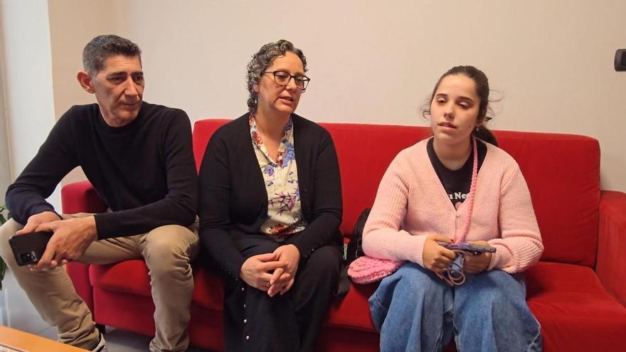 La gallega Ángela, 16 años y una vida con síndrome de Joubert