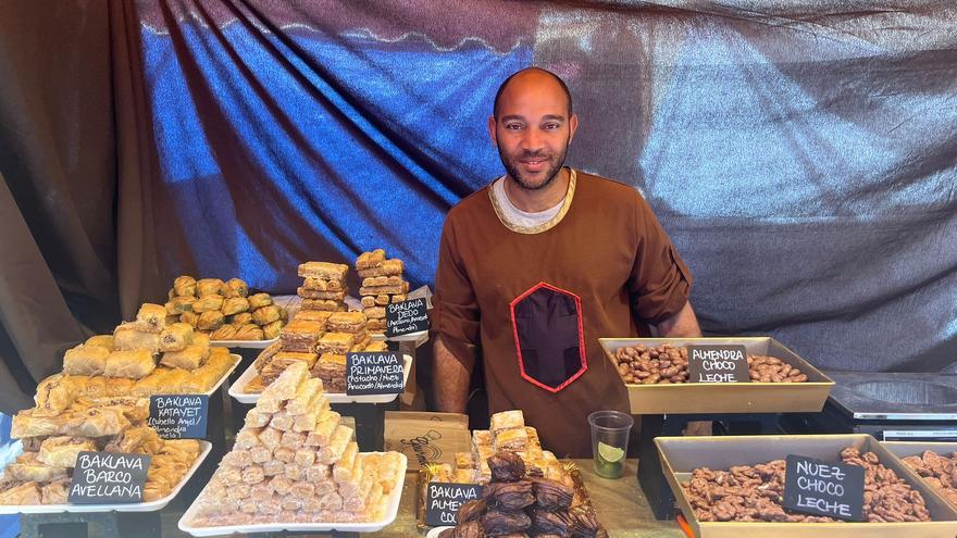 &#039;Baklavas&#039;: el dulce turco que arrasa en el Mercado de la Primavera de Cáceres