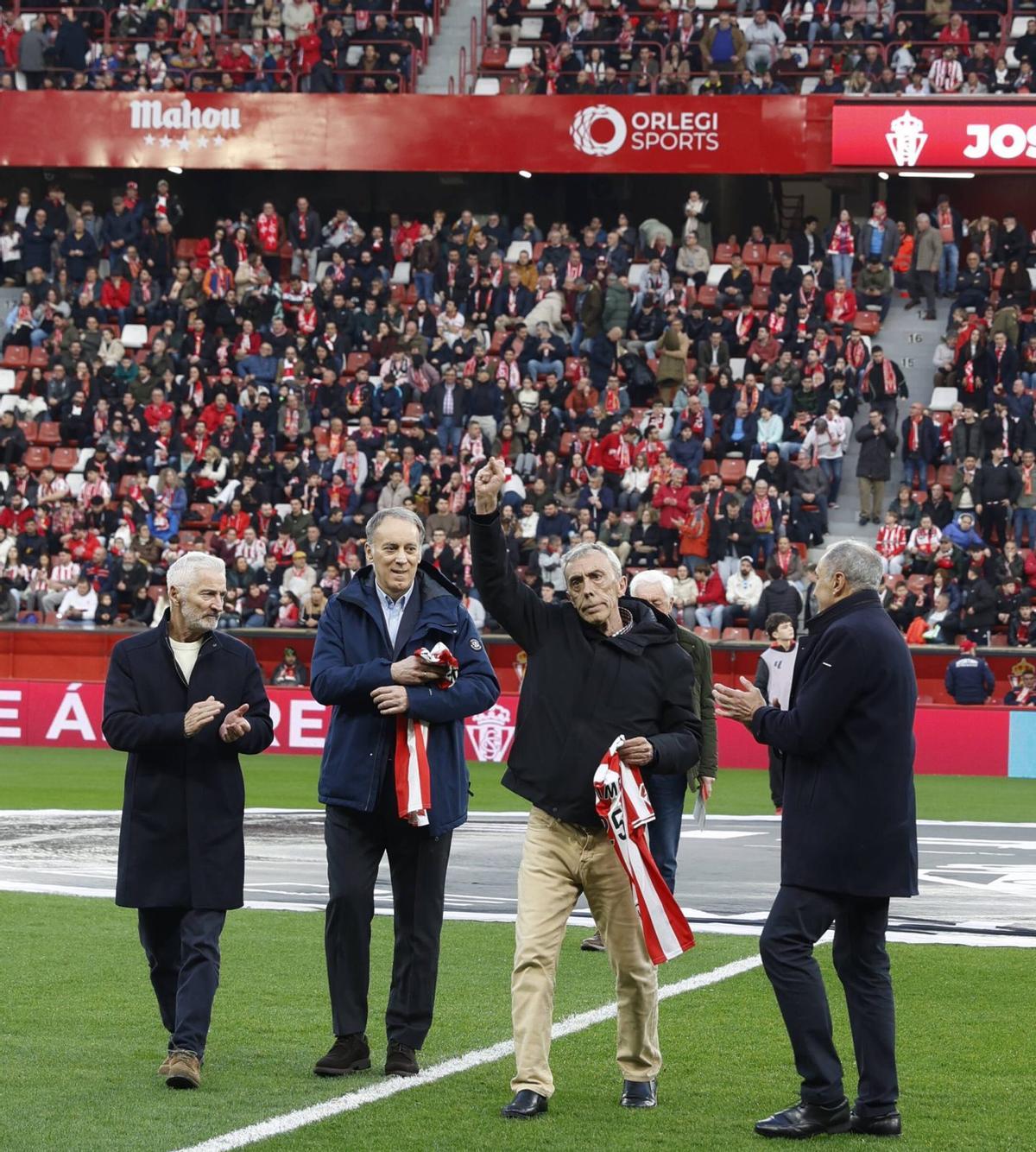 Por la izquierda, José Antonio Redondo, José Luis Ablanedo, Jaime Álvarez y Joaquín Alonso, con Rafa Quirós al fondo.