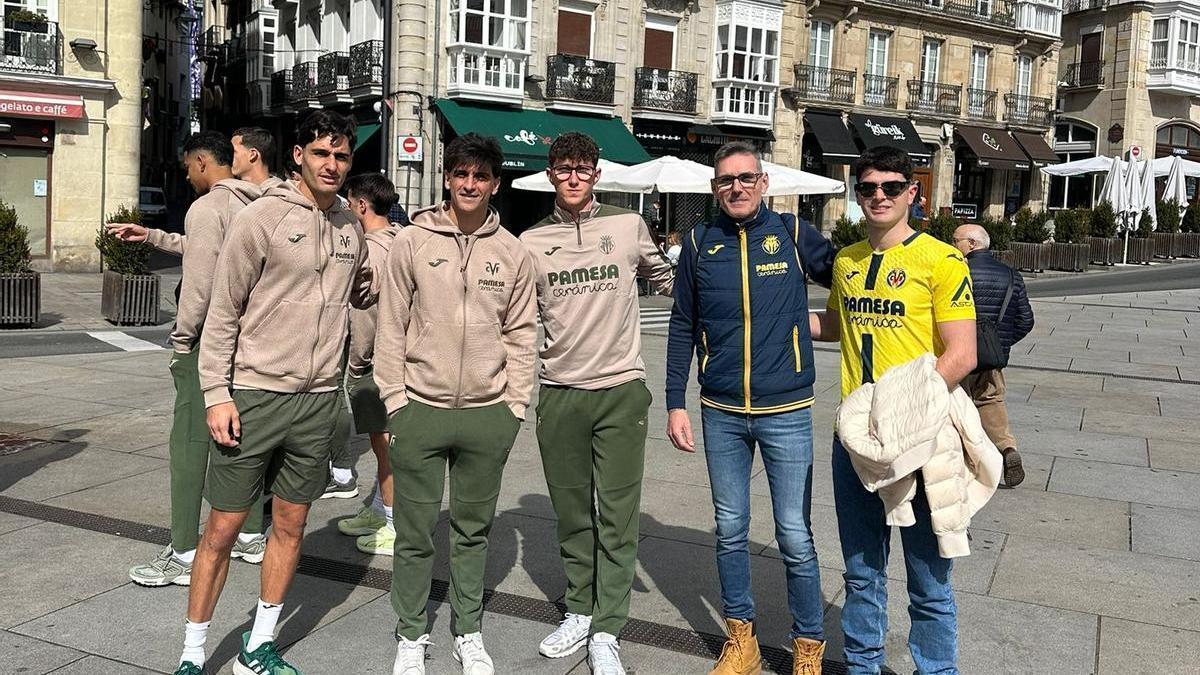 Saúl y Sergi Sales, con Cardona, Gerard y Pau en Vitoria.