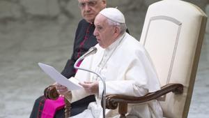 Vatican City (Vatican City State (holy See)), 12/02/2020.- Pope Francis (R) during his weekly General Audience in the Nervi Hall at the Vatican, 12 February 2020. (Papa) EFE/EPA/MAURIZIO BRAMBATTI