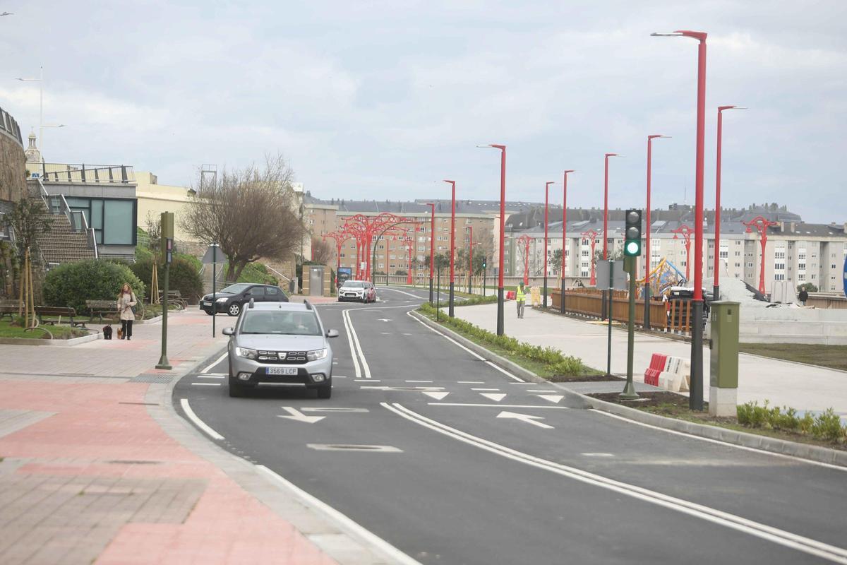 Últimos retoques en la obra del paseo marítimo de A Coruña