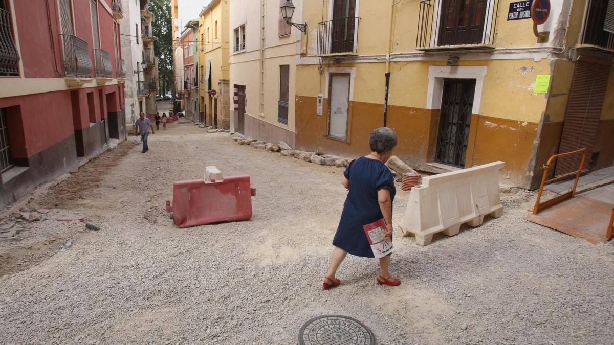Unas obras en la red de agua ejecutadas en la calle Pintor Rusiñol en 2013.