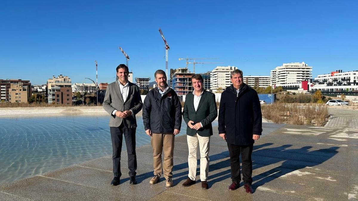 García Martín visita las obras de construcción del futuro Centro Deportivo Paraninfo de Tres Cantos.