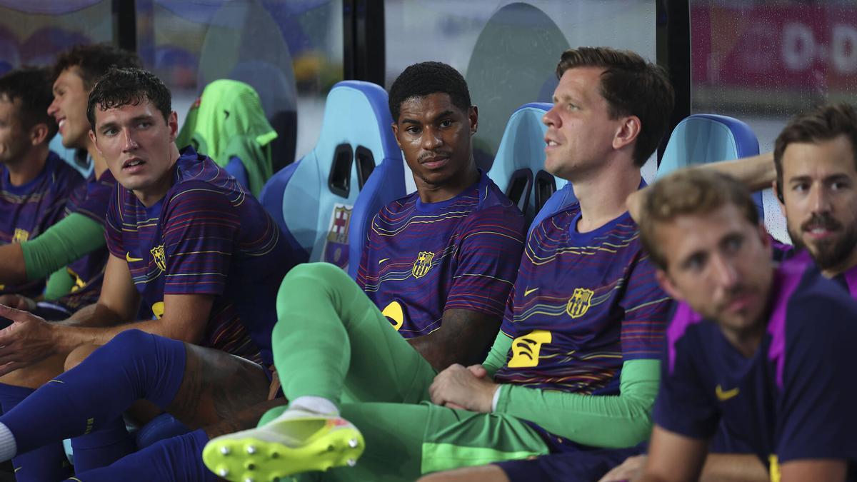 Así entrenan los porteros del Barça Joan Garcia y Szczęsny