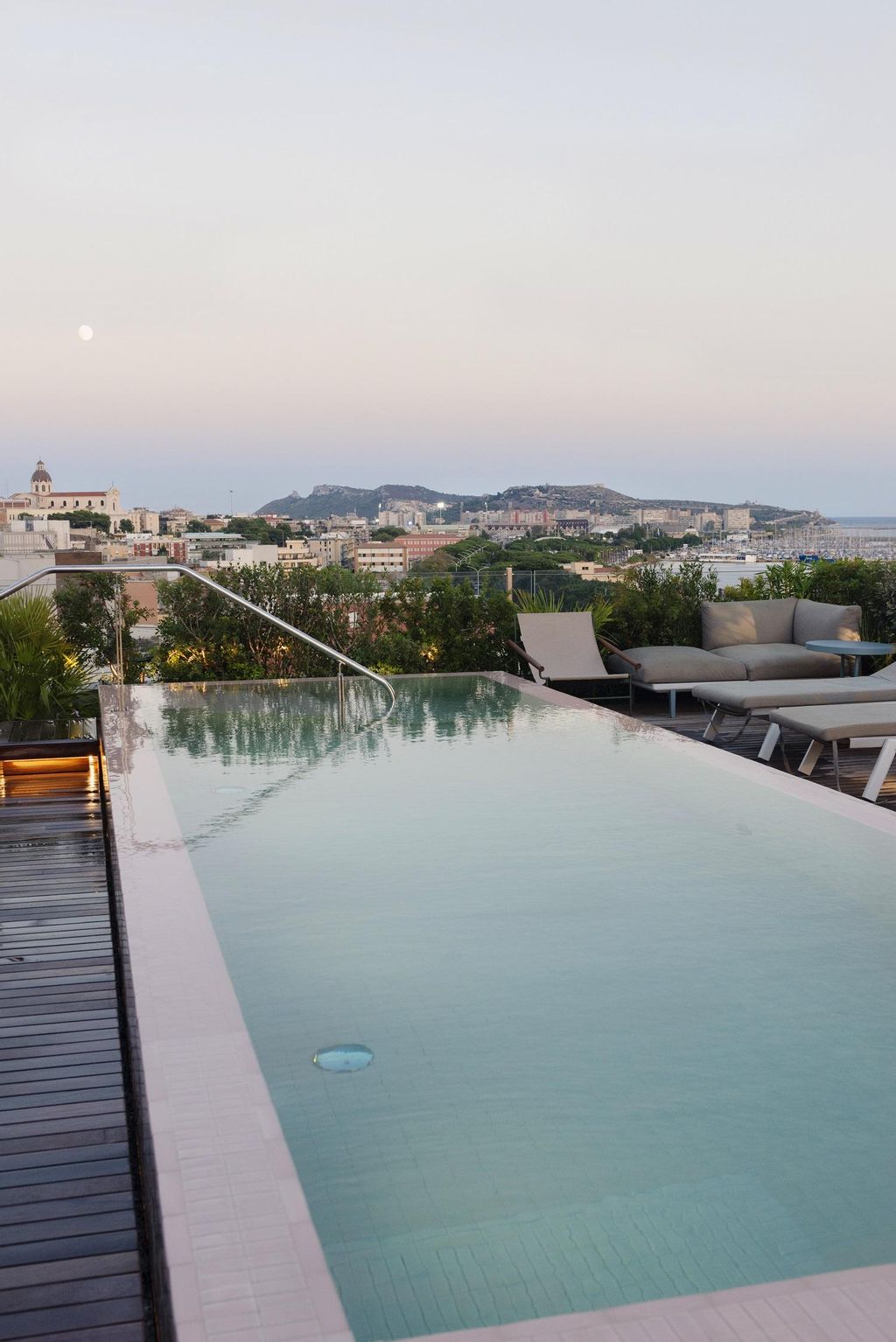 Piscina del Hotel Palazzo Tirso Cagliari Mgallery en Cagliari.