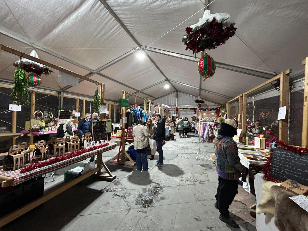 EN IMÁGENES: Así fue la primera jornada del mercado de Navidad de Grado