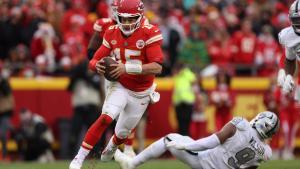 Patrick Mahomes conduce el ataque de Kansas City en el Día de Navidad