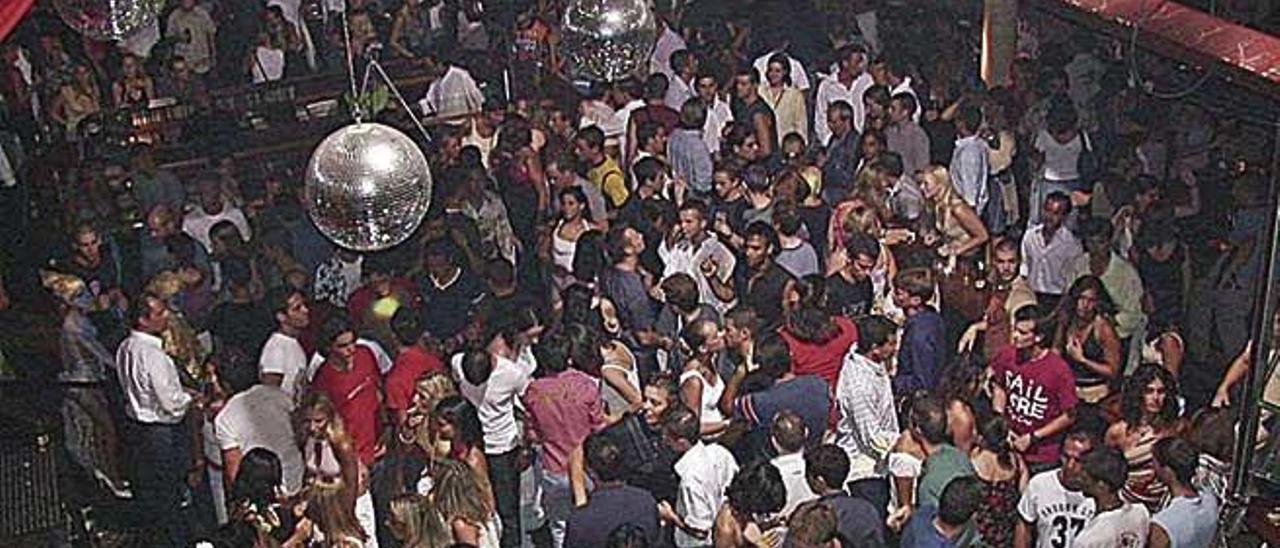 Discotecas y salas de fiesta ven crecer las reservas.