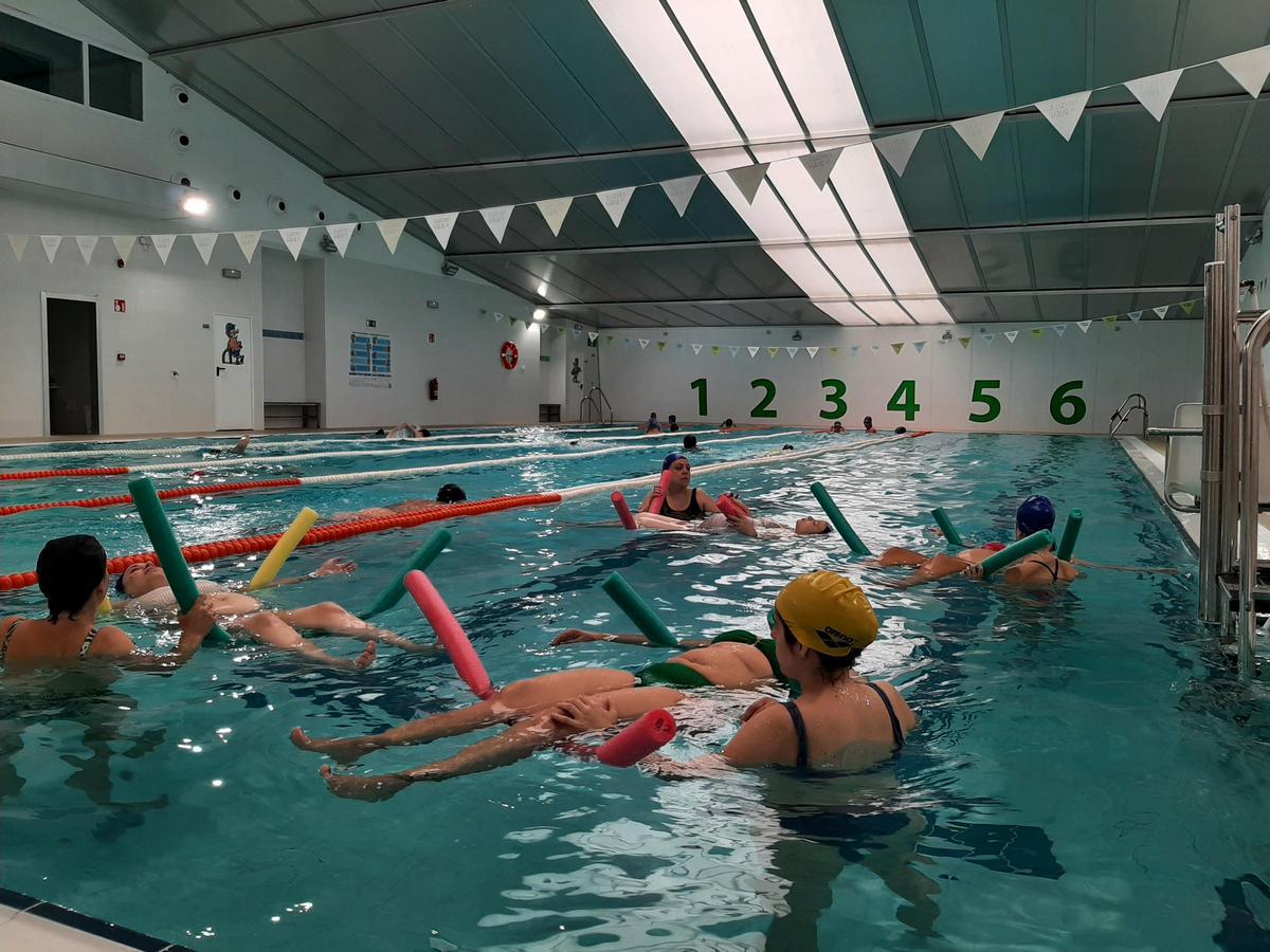 Una actividad con embarazadas en la piscina de Bueu.