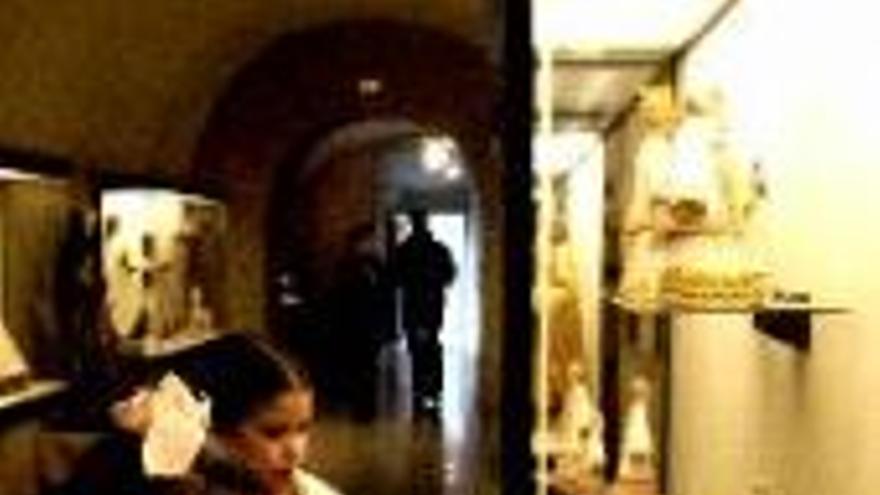 El museo etnográfico placentino expone cerámica al estilo rakú