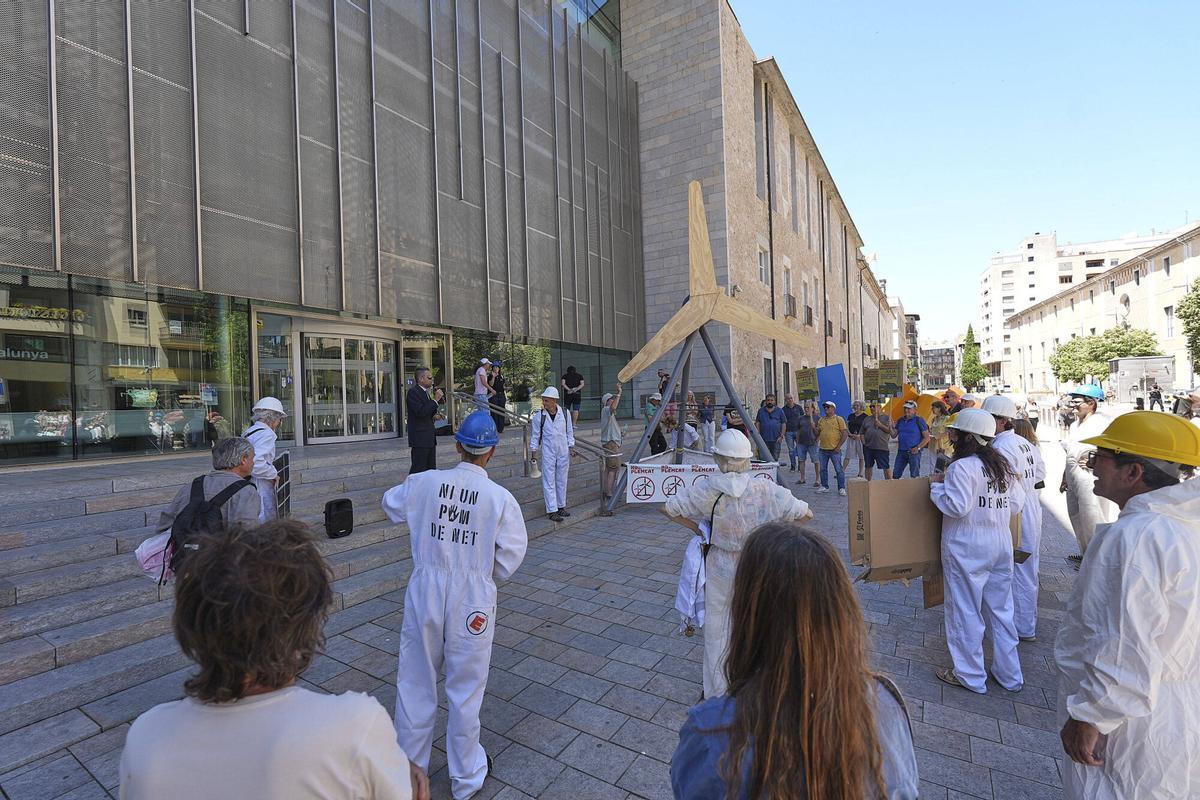 Les imatges de la protesta contra els Macroprojectes energètics
