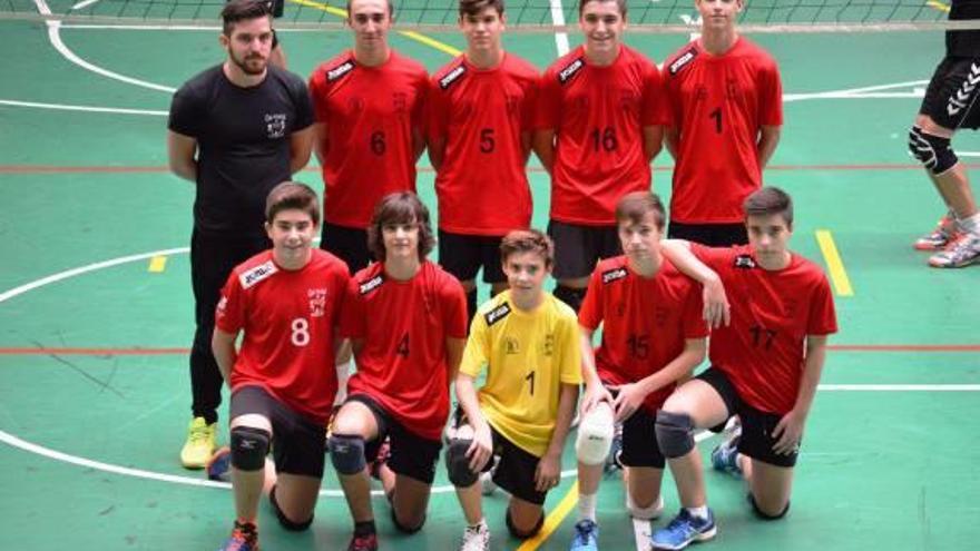 El sénior masculino del Xàtiva Voleibol se coloca líder tras ganar al CV Valencia